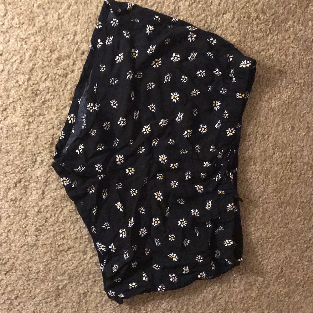 Shorts - Picture 2 of 4